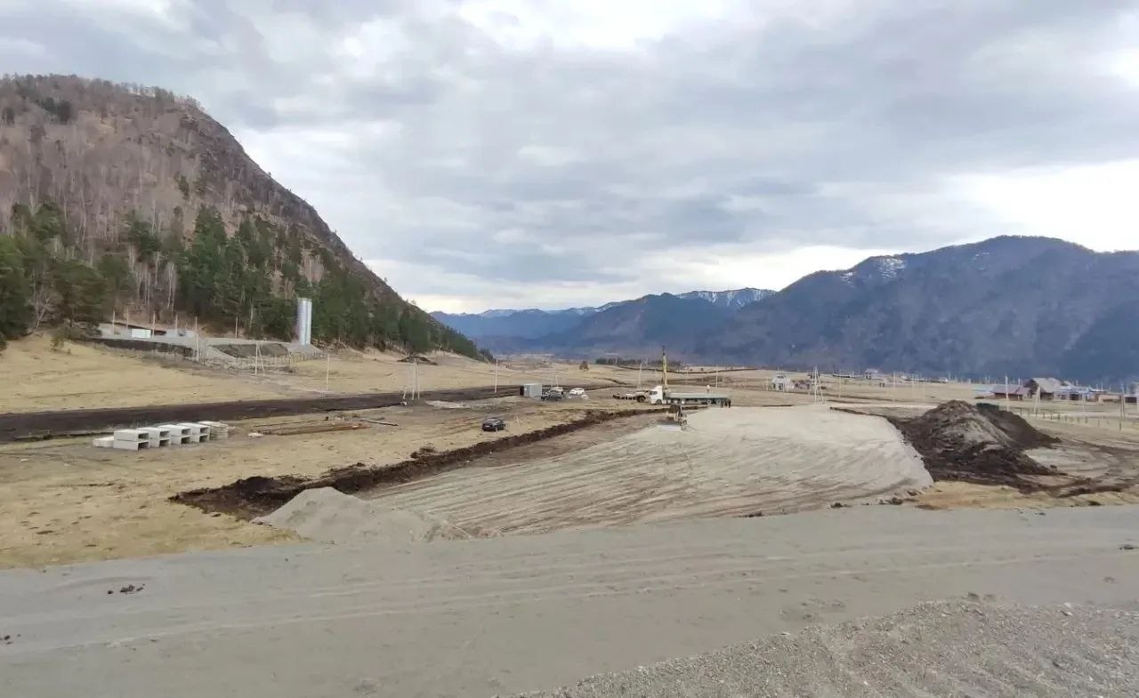 Продолжается благоустройство Чемала, сообщил глава района Айдар Елеков Продолжается благоустройство Чемала, сообщил глава района Айдар Елеков