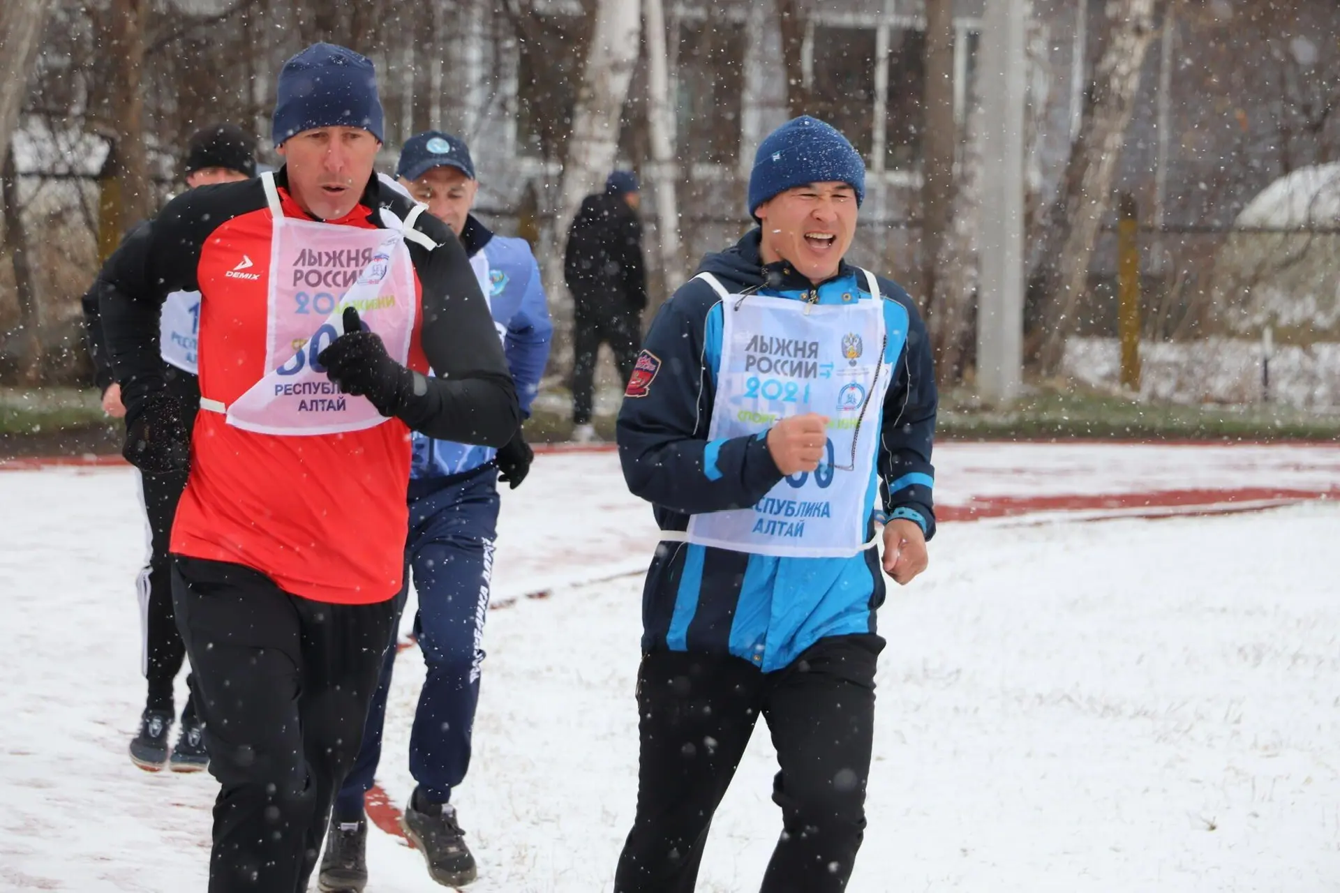 Определили самых быстрых. Сегодня на стадионе «Дружба» в селе Майма прошли соревнования по лёгкой атлетике в рамках Спартакиады Главного управления МЧС России по Республике Алтай Определили самых быстрых. Сегодня на стадионе «Дружба» в селе Майма прошли соревнования по лёгкой атлетике в рамках Спартакиады Главного управления МЧС России по Республике Алтай