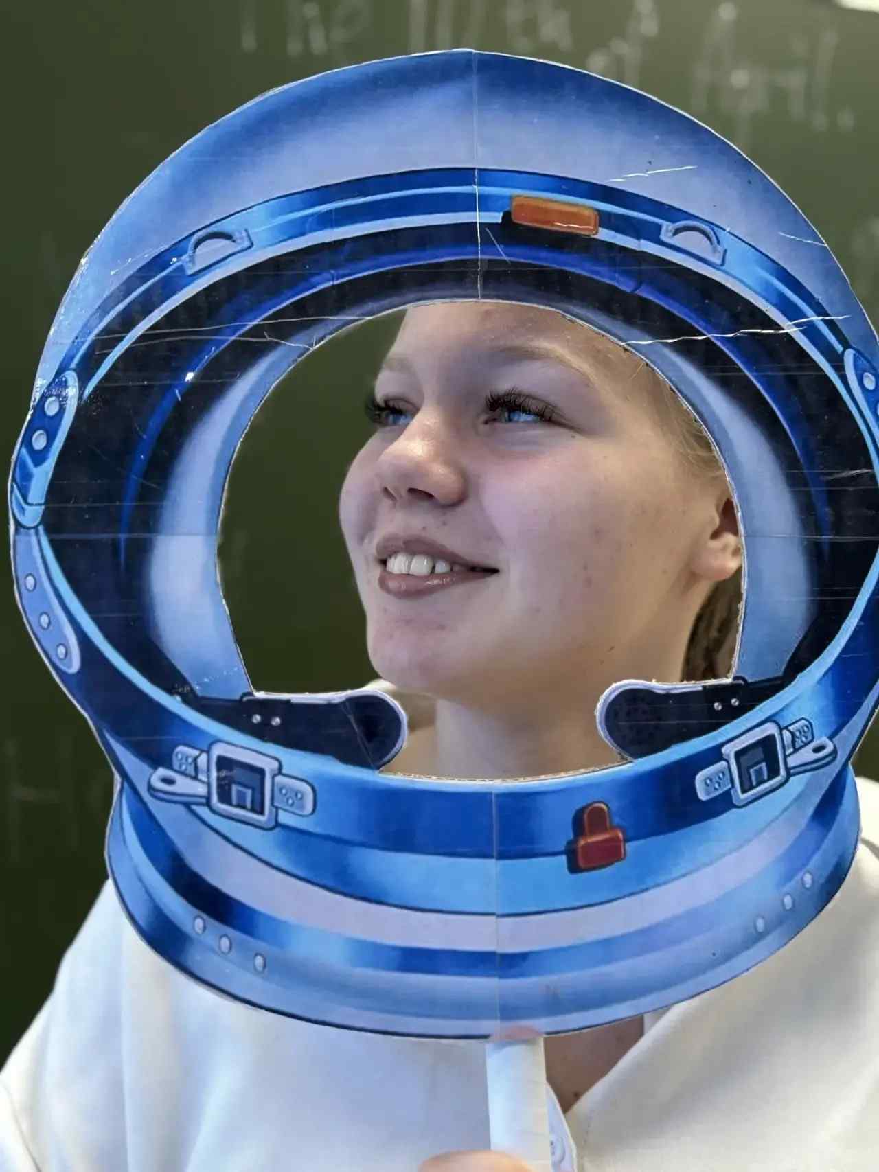 «Улыбка Гагарина»: школьники Горно-Алтайска примерили легендарную улыбку первого космонавта «Улыбка Гагарина»: школьники Горно-Алтайска примерили легендарную улыбку первого космонавта