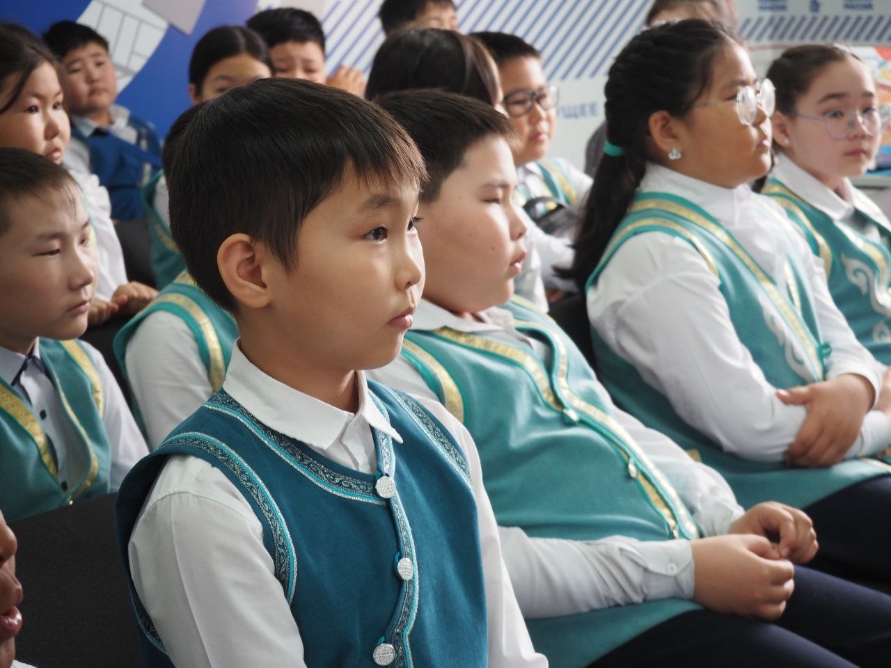 Строчки книг зовут в дорогу Строчки книг зовут в дорогу