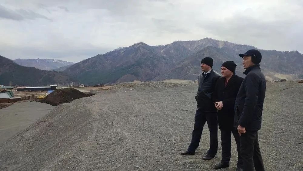 Продолжается благоустройство Чемала, сообщил глава района Айдар Елеков Продолжается благоустройство Чемала, сообщил глава района Айдар Елеков