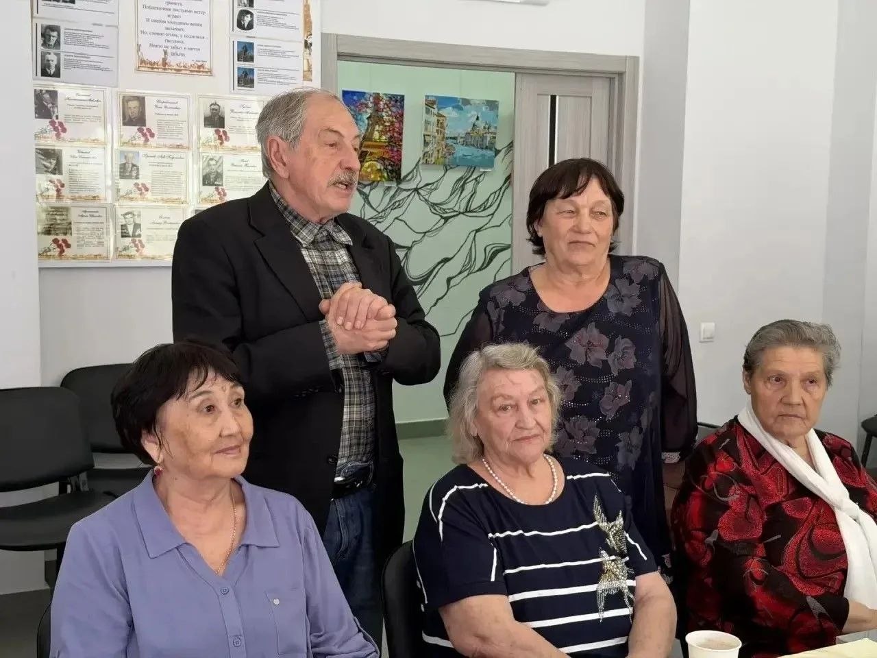 Глава минспорта Алтая встретился с клубом активного долголетия Глава минспорта Алтая встретился с клубом активного долголетия