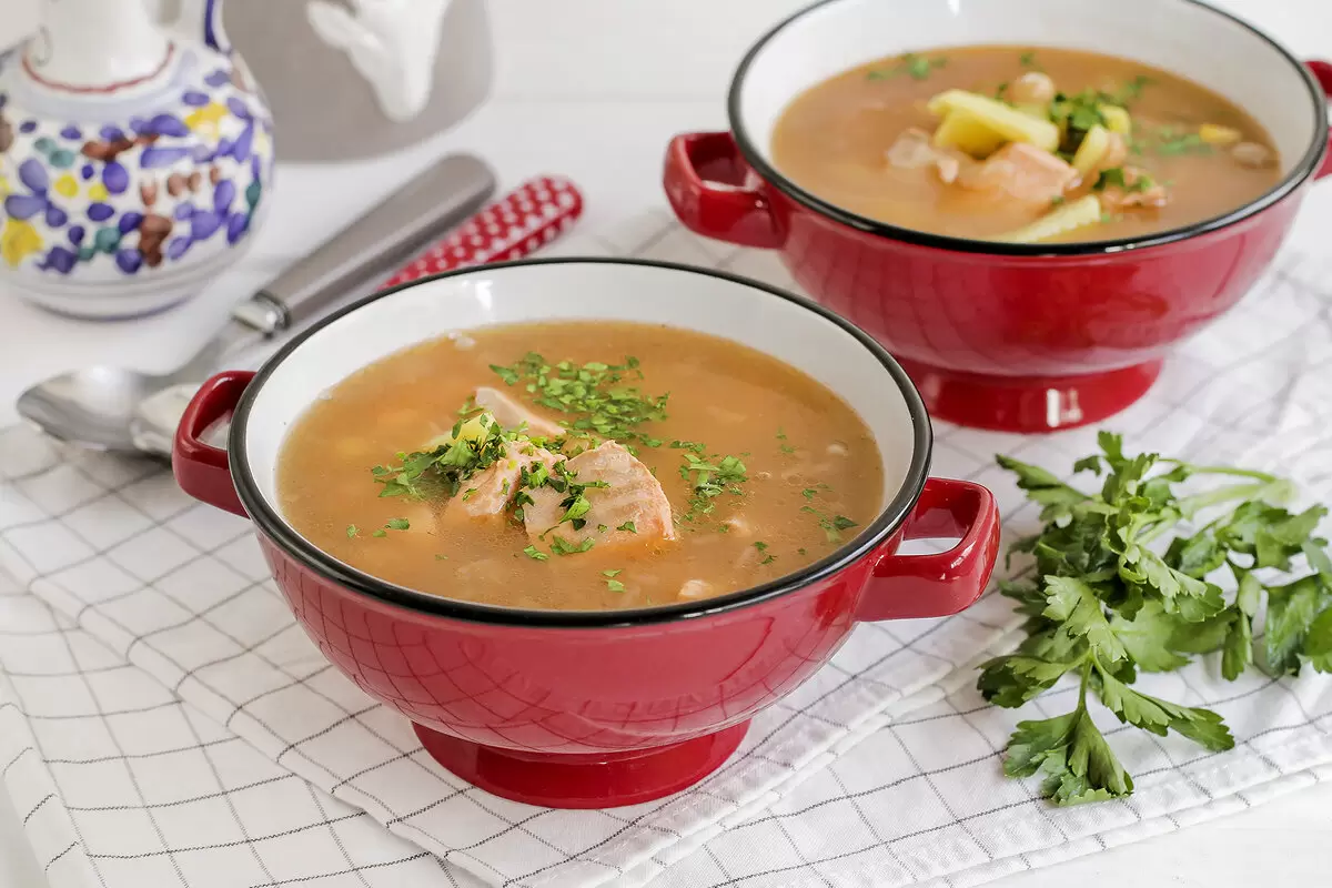 Рецепт: удивительный рыбный суп с форелью и специями Тандури