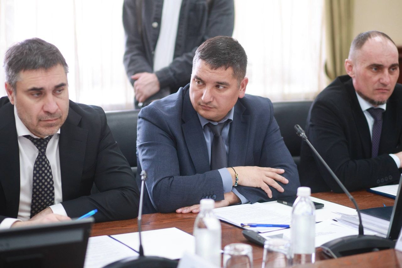 Никогда такого не было и вот опять Никогда такого не было и вот опять