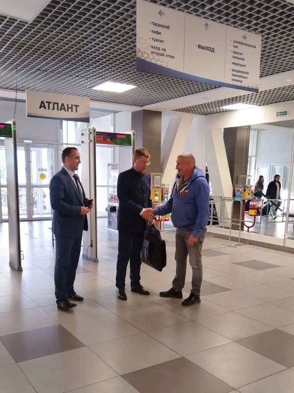 Дружба на льду: команды Правительства Республики Алтай и Башкортостана сыграли товарищеский матч