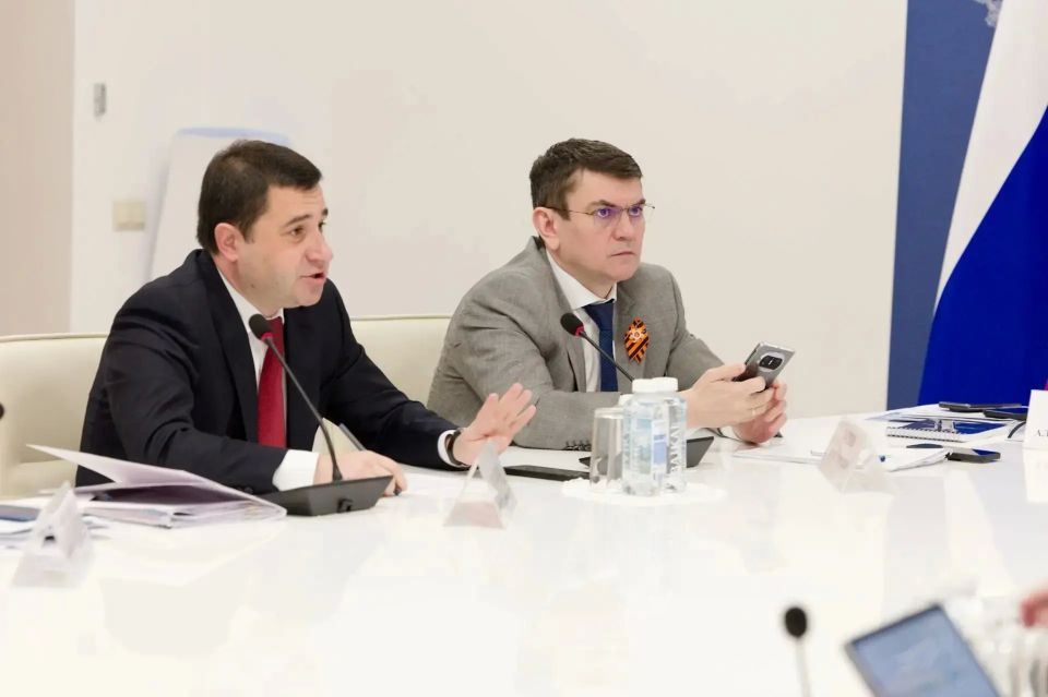 На штабе Правкомиссии по региональному развитию обсудили вопросы жилищного строительства, восстановления прав пострадавших граждан – участников долевого строительства, дорожной деятельности, а также исполнения... На штабе Правкомиссии по региональному развитию обсудили вопросы жилищного строительства, восстановления прав пострадавших граждан – участников долевого строительства, дорожной деятельности, а также исполнения...