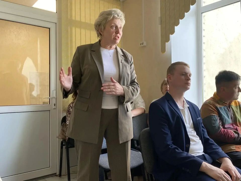 Александр Суразов и Петр Громов передали в Майминскую детскую школу искусств новые алтайские народные инструменты Александр Суразов и Петр Громов передали в Майминскую детскую школу искусств новые алтайские народные инструменты