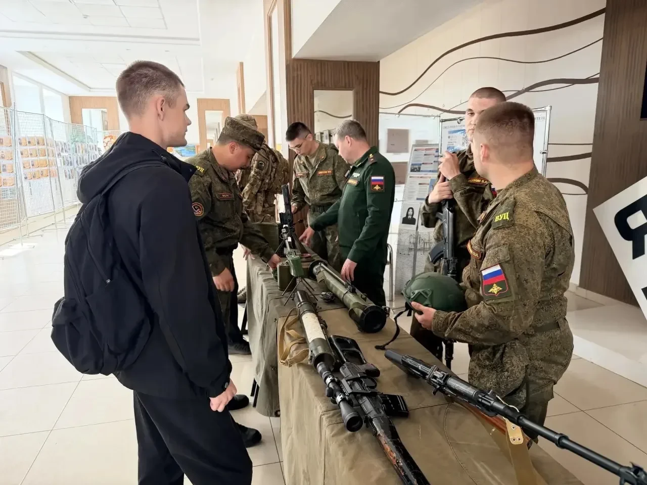 Прямо сейчас в Горно-Алтайском государственном университете проходит открытие патриотической акции «Вахта памяти» Прямо сейчас в Горно-Алтайском государственном университете проходит открытие патриотической акции «Вахта памяти»