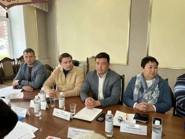 В Горно-Алтайске прошло совещание с председателями муниципальных общественных палат В Горно-Алтайске прошло совещание с председателями муниципальных общественных палат