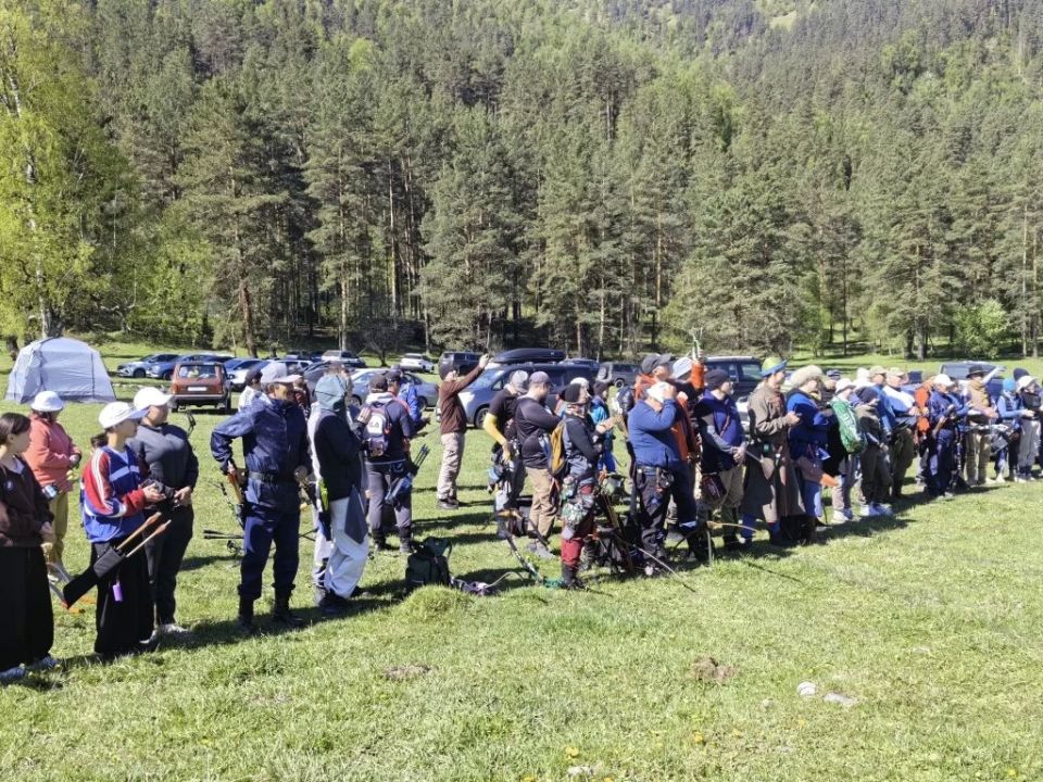 Знай наших!. . Сотрудники аппарата Парламента РА Лариса Кыдыева и Нина Садалова стали победителями межрегионального чемпионата по 3D-стрельбе из лука «Согоон Туу» Знай наших!. . Сотрудники аппарата Парламента РА Лариса Кыдыева и Нина Садалова стали победителями межрегионального чемпионата по 3D-стрельбе из лука «Согоон Туу»