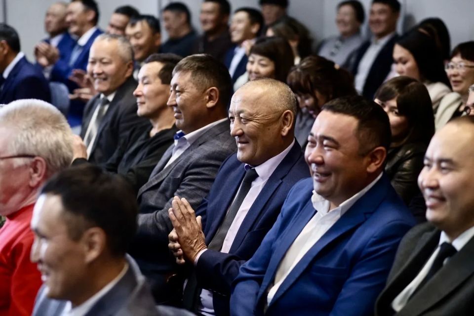 Андрей Турчак: Рабочую поездку в Кош-Агачский район начали со встречи с общественниками, представителями сельских поселений и депутатами Андрей Турчак: Рабочую поездку в Кош-Агачский район начали со встречи с общественниками, представителями сельских поселений и депутатами