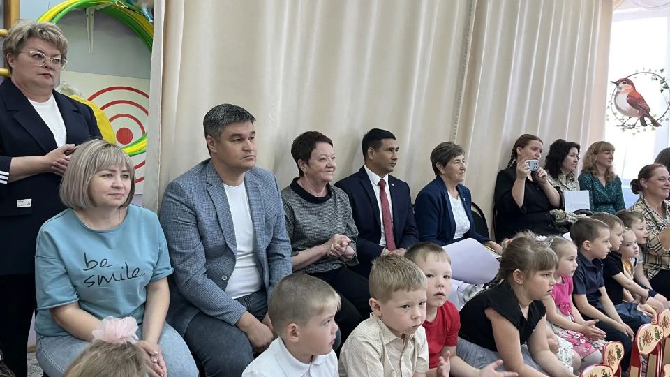Депутат РА Ихтиёр Мардиев принял участие в торжестве, посвящённом особому дню для Турочакского района: детский сад «Радуга» отметил первый юбилей — 5 лет Депутат РА Ихтиёр Мардиев принял участие в торжестве, посвящённом особому дню для Турочакского района: детский сад «Радуга» отметил первый юбилей — 5 лет