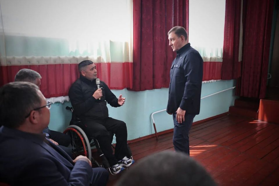 В Улагане на встрече с Андреем Турчаком обсудили развитие спорта в районе В Улагане на встрече с Андреем Турчаком обсудили развитие спорта в районе