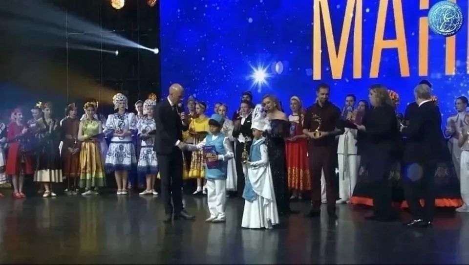 Хореографический коллектив «Овация» из Кош-Агачского района выступил на конкурсах в Москве и Санкт-Петербурге Хореографический коллектив «Овация» из Кош-Агачского района выступил на конкурсах в Москве и Санкт-Петербурге