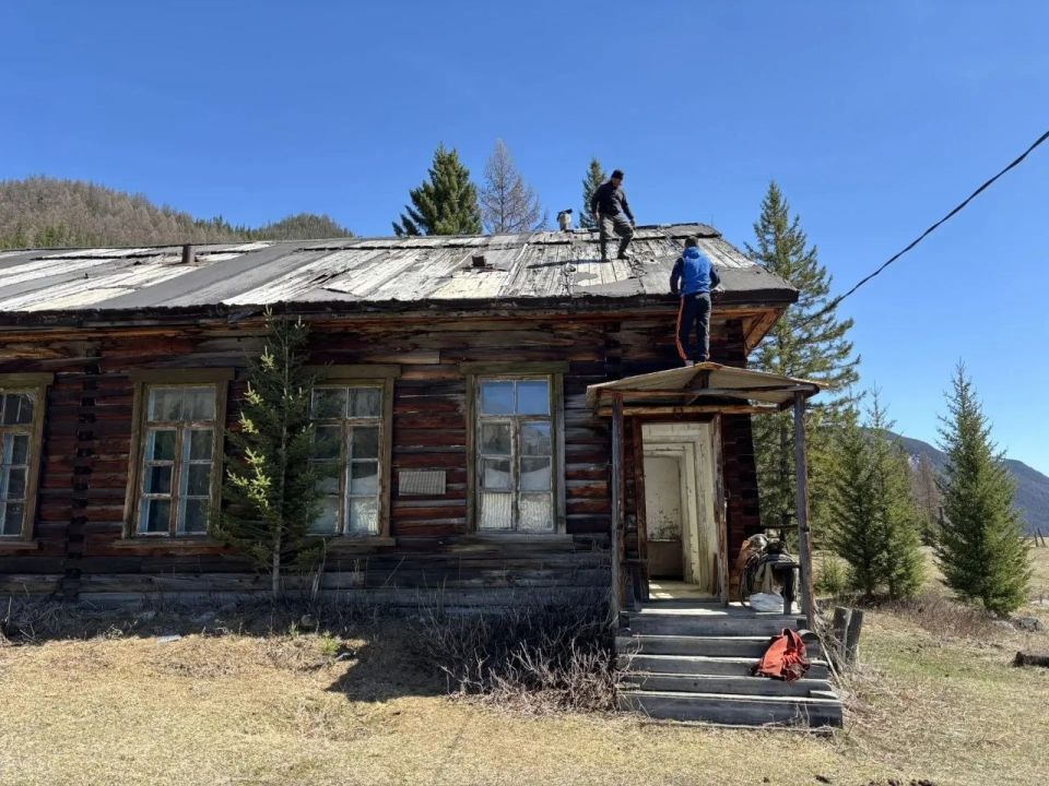 На кордоне Язула — одном из самых отдаленных и труднодоступных в Алтайском заповеднике — готовятся к летнему сезону На кордоне Язула — одном из самых отдаленных и труднодоступных в Алтайском заповеднике — готовятся к летнему сезону