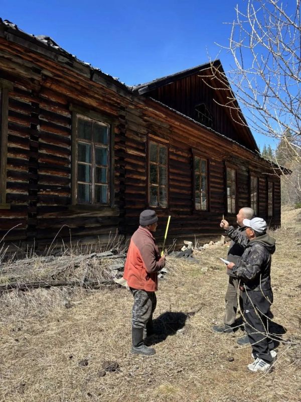 На кордоне Язула — одном из самых отдаленных и труднодоступных в Алтайском заповеднике — готовятся к летнему сезону На кордоне Язула — одном из самых отдаленных и труднодоступных в Алтайском заповеднике — готовятся к летнему сезону