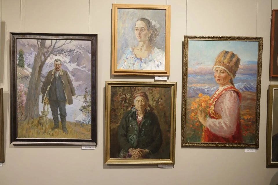 Председатель комитета по национальной политике, образованию, культуре, общественным объединениям и СМИ Наталья Екеева приняла участие в открытии выставки к 70-летию со дня рождения заслуженного художника РА Вячеслава... Председатель комитета по национальной политике, образованию, культуре, общественным объединениям и СМИ Наталья Екеева приняла участие в открытии выставки к 70-летию со дня рождения заслуженного художника РА Вячеслава...