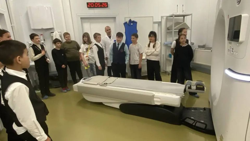 Пятиклассники из лицея №6 побывали в «закулисье» Республиканской больницы Пятиклассники из лицея №6 побывали в «закулисье» Республиканской больницы