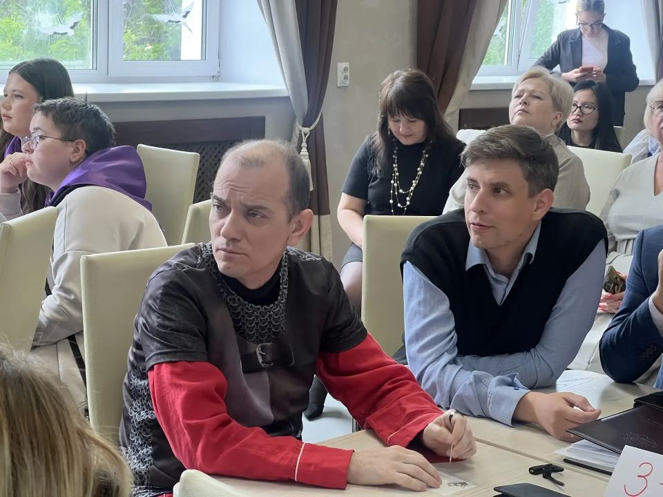 Сотрудники аппарата Госсобрания – Эл Курултай стали победителями интеллектуальной игрывикторины «Своя игра», посвящённой Дню славянской письменности и культуры Сотрудники аппарата Госсобрания – Эл Курултай стали победителями интеллектуальной игрывикторины «Своя игра», посвящённой Дню славянской письменности и культуры
