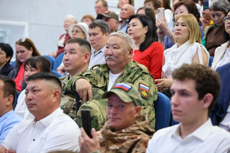 Андрей Турчак поздравил филиал Фонда «Защитники Отечества» с трёхлетием Андрей Турчак поздравил филиал Фонда «Защитники Отечества» с трёхлетием