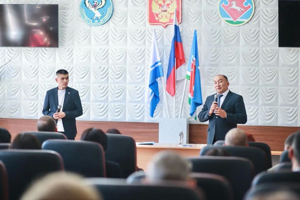 «Министр работает не в кабинете, а в районах»: жители Усть-Кана о работе Александра Суразова