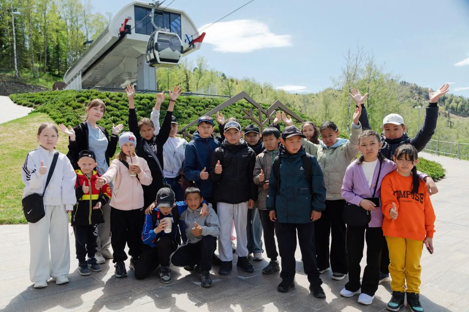 Курорт «Манжерок» провел благотворительный день для детей из Усть-Канского района Курорт «Манжерок» провел благотворительный день для детей из Усть-Канского района
