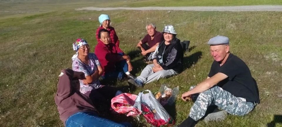 В рамках региональной программы «Активное долголетие» проекта «Старшее поколение» нацпроекта «Семья» в управлении социальной поддержки населения Улаганского района активно действует клуб «От всей души» для граждан старшего... В рамках региональной программы «Активное долголетие» проекта «Старшее поколение» нацпроекта «Семья» в управлении социальной поддержки населения Улаганского района активно действует клуб «От всей души» для граждан старшего...