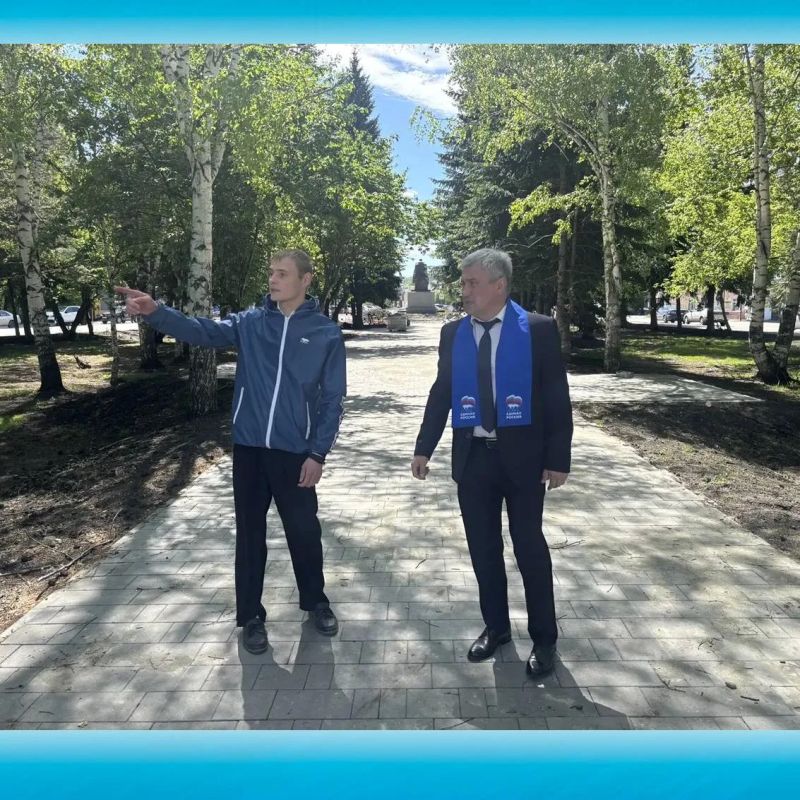 В Горно-Алтайске продолжаются работы по благоустройству сквера имени Г.И. Чорос-Гуркина. Ход работ проверили вице-спикер Госсобрания – Эл Курултай, координатор партпроекта «Городская среда» Герман Чепкин и депутат парламента... В Горно-Алтайске продолжаются работы по благоустройству сквера имени Г.И. Чорос-Гуркина. Ход работ проверили вице-спикер Госсобрания – Эл Курултай, координатор партпроекта «Городская среда» Герман Чепкин и депутат парламента...