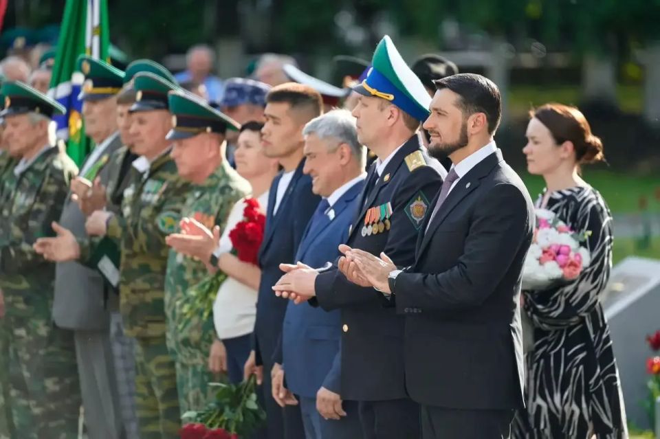 День пограничника в Республике Алтай: поздравления и награды от председателя правительства День пограничника в Республике Алтай: поздравления и награды от председателя правительства