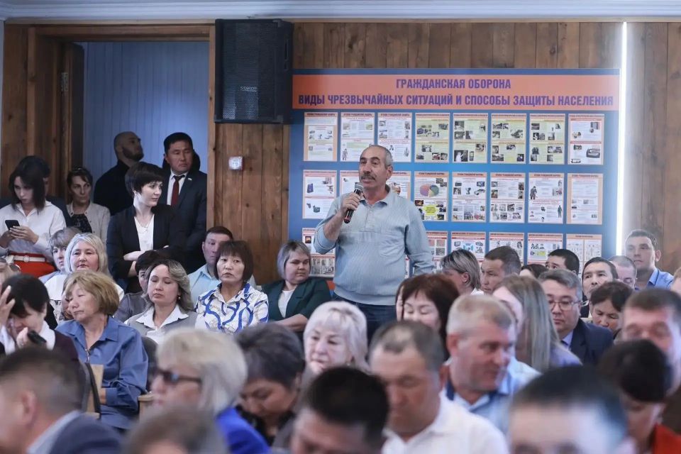 В Шебалино обсудили развитие спортивной инфраструктуры В Шебалино обсудили развитие спортивной инфраструктуры
