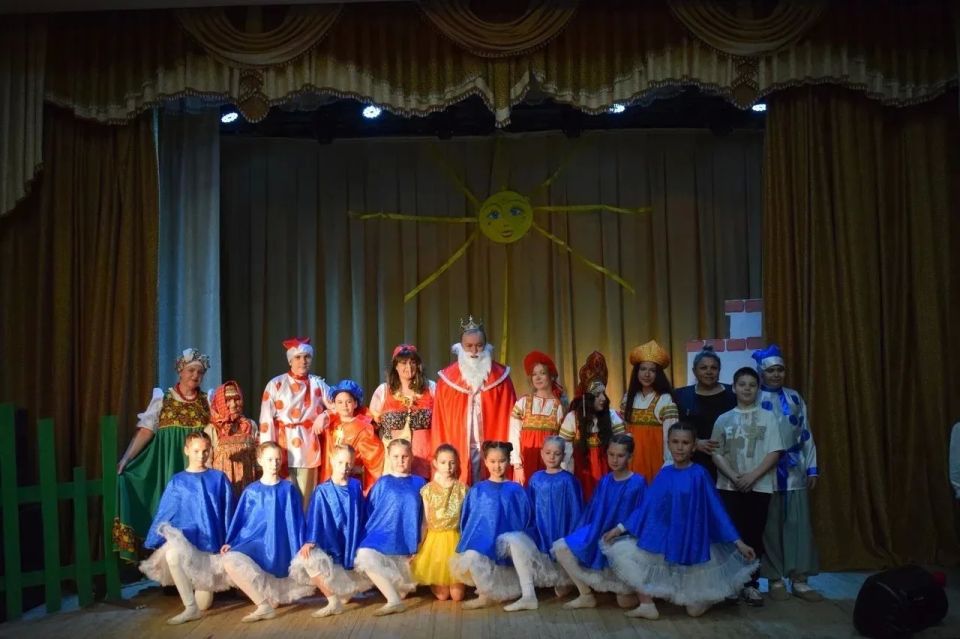 В Майминском районе поставили спектакль «Вовка в Тридевятом царстве» В Майминском районе поставили спектакль «Вовка в Тридевятом царстве»