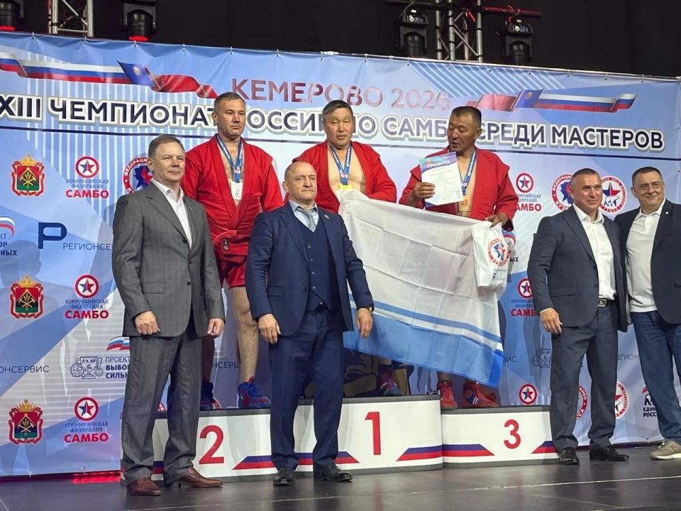 Спортсмены из Республики Алтай успешно выступили на Чемпионате России по самбо среди мастеров