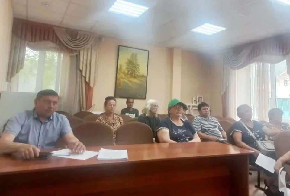 В селе Чемал продолжают решать проблему безнадзорного выпаса скота В селе Чемал продолжают решать проблему безнадзорного выпаса скота