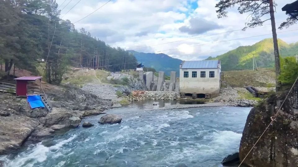 Самые популярные достопримечательности Чемальского района — ГЭС и сосновый бор на горе Бешпек