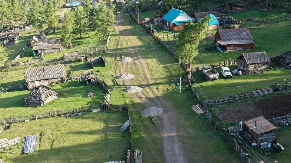Ремонт дорог в Улаганском районе продолжается Ремонт дорог в Улаганском районе продолжается