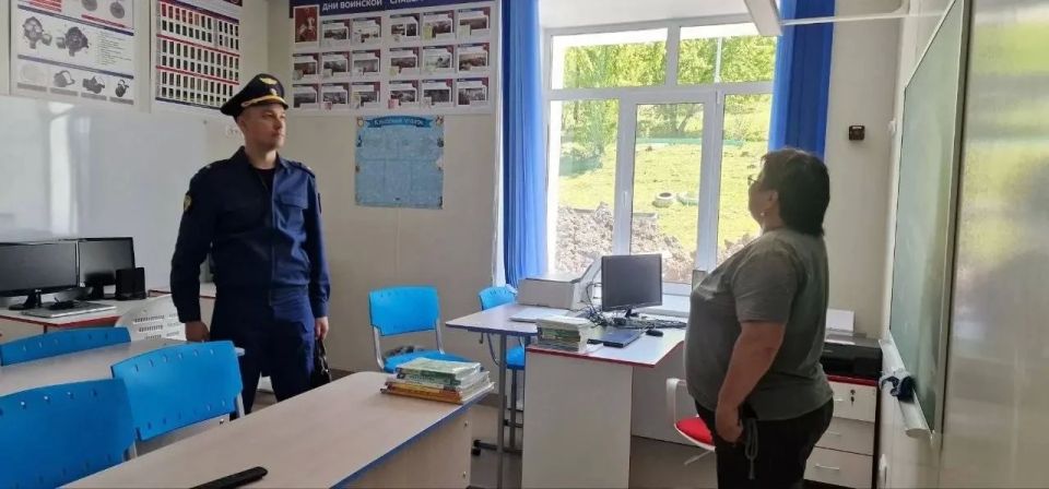 Прокуратура Шебалинского района провела проверку объектов образования на предмет соблюдения антитеррористической защищенности