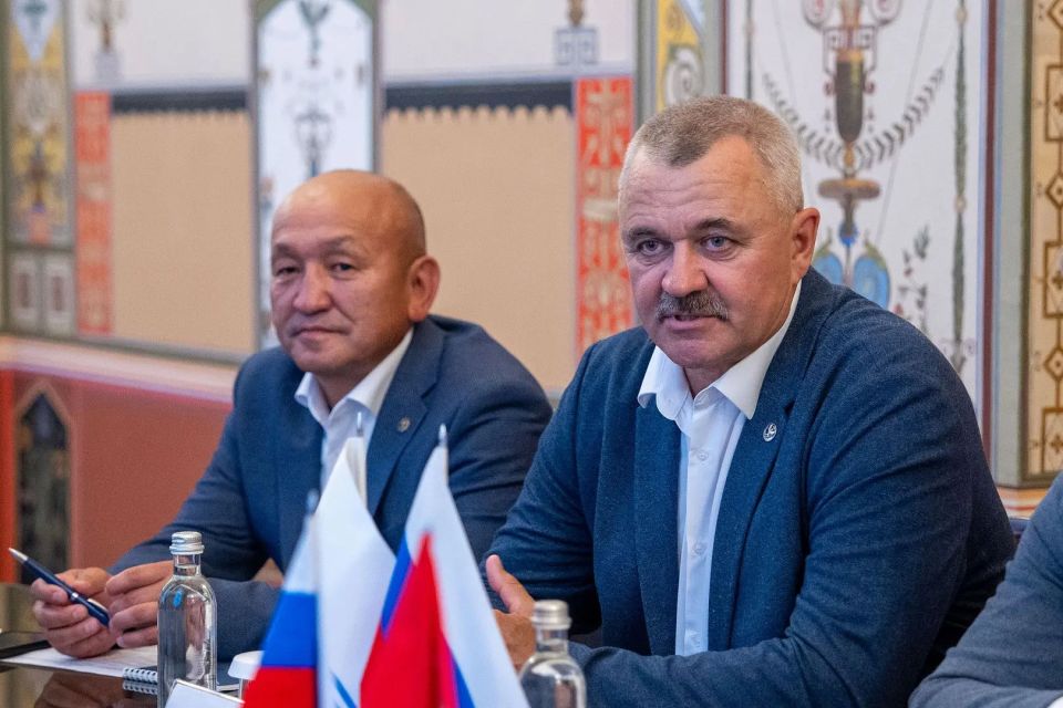 Делегация депутатов Государственного Собрания – Эл Курултай Республики Алтай в составе Германа Чепкина, Рустама Байдалакова, Радмилы Пекпеевой и Владислава Рябченко находится в Санкт-Петербурге с рабочей поездкой Делегация депутатов Государственного Собрания – Эл Курултай Республики Алтай в составе Германа Чепкина, Рустама Байдалакова, Радмилы Пекпеевой и Владислава Рябченко находится в Санкт-Петербурге с рабочей поездкой