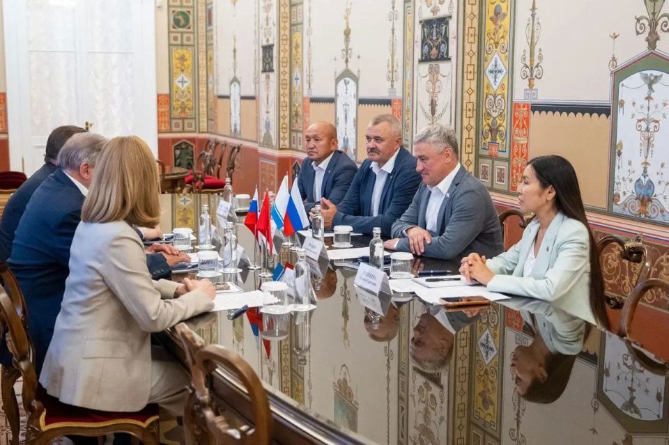 Делегация депутатов Государственного Собрания – Эл Курултай Республики Алтай в составе Германа Чепкина, Рустама Байдалакова, Радмилы Пекпеевой и Владислава Рябченко находится в Санкт-Петербурге с рабочей поездкой Делегация депутатов Государственного Собрания – Эл Курултай Республики Алтай в составе Германа Чепкина, Рустама Байдалакова, Радмилы Пекпеевой и Владислава Рябченко находится в Санкт-Петербурге с рабочей поездкой
