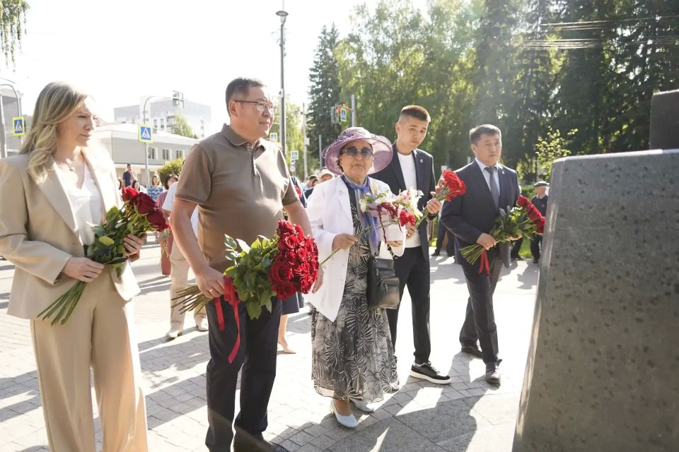 Сегодня, 11 июня, отмечается день рождения первого Главы Республики Алтай Валерия Ивановича Чаптынова Сегодня, 11 июня, отмечается день рождения первого Главы Республики Алтай Валерия Ивановича Чаптынова