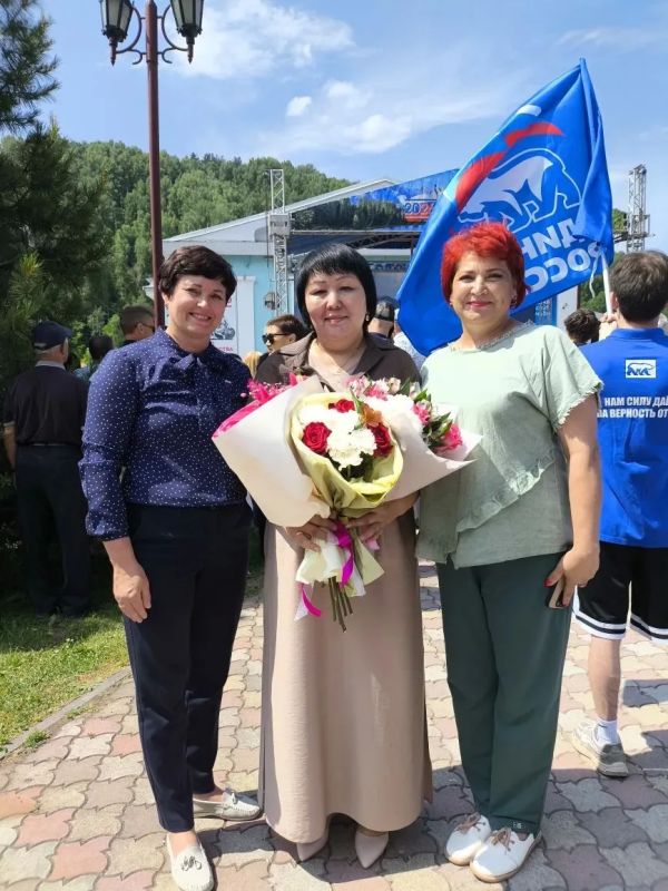 Наш городской парк культуры и отдыха стал местом празднования Дня России! Наш городской парк культуры и отдыха стал местом празднования Дня России!