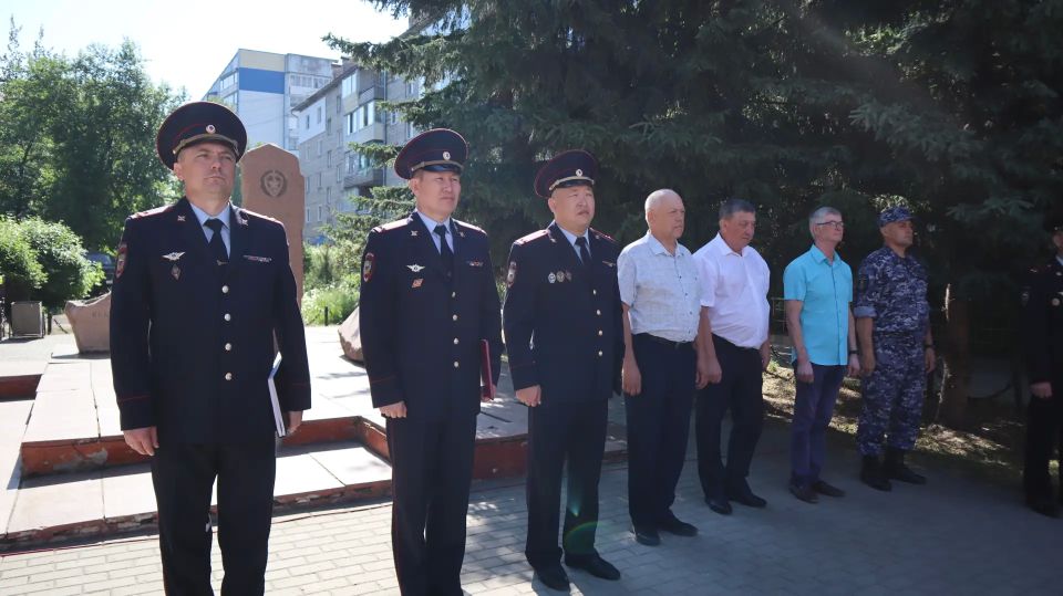 В Горно-Алтайске состоялся гарнизонный развод строевых подразделений полиции, посвященный Дню России В Горно-Алтайске состоялся гарнизонный развод строевых подразделений полиции, посвященный Дню России