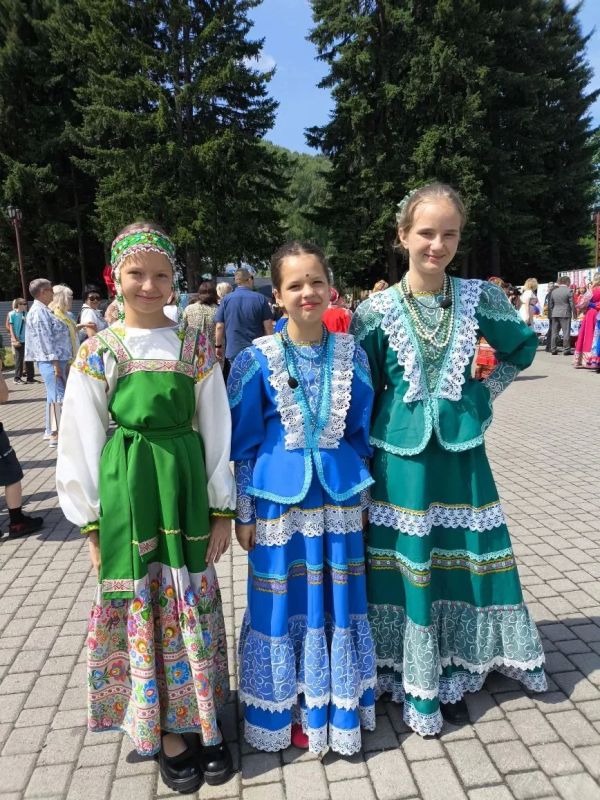 Наш городской парк культуры и отдыха стал местом празднования Дня России! Наш городской парк культуры и отдыха стал местом празднования Дня России!