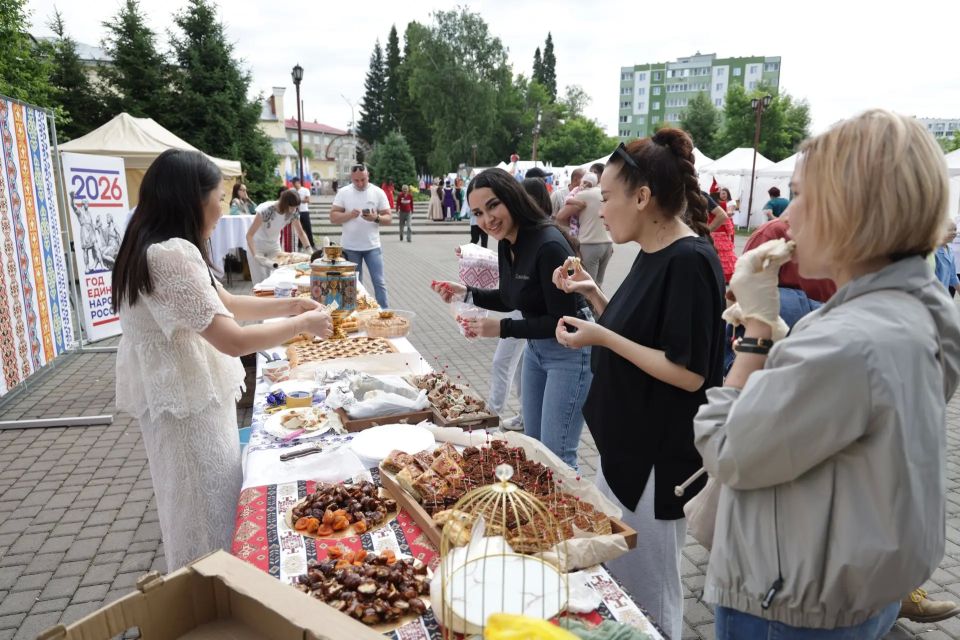 12 июня, в День России, торжественные мероприятия охватили все уголки Республики Алтай 12 июня, в День России, торжественные мероприятия охватили все уголки Республики Алтай