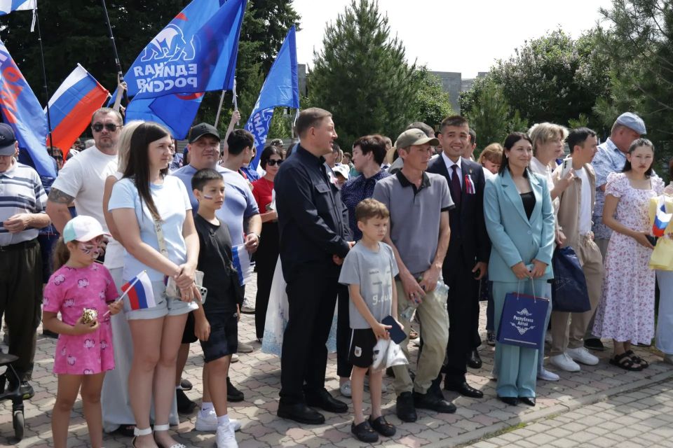 12 июня, в День России, торжественные мероприятия охватили все уголки Республики Алтай 12 июня, в День России, торжественные мероприятия охватили все уголки Республики Алтай