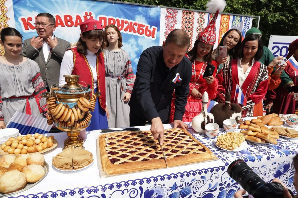 12 июня, в День России, торжественные мероприятия охватили все уголки Республики Алтай 12 июня, в День России, торжественные мероприятия охватили все уголки Республики Алтай