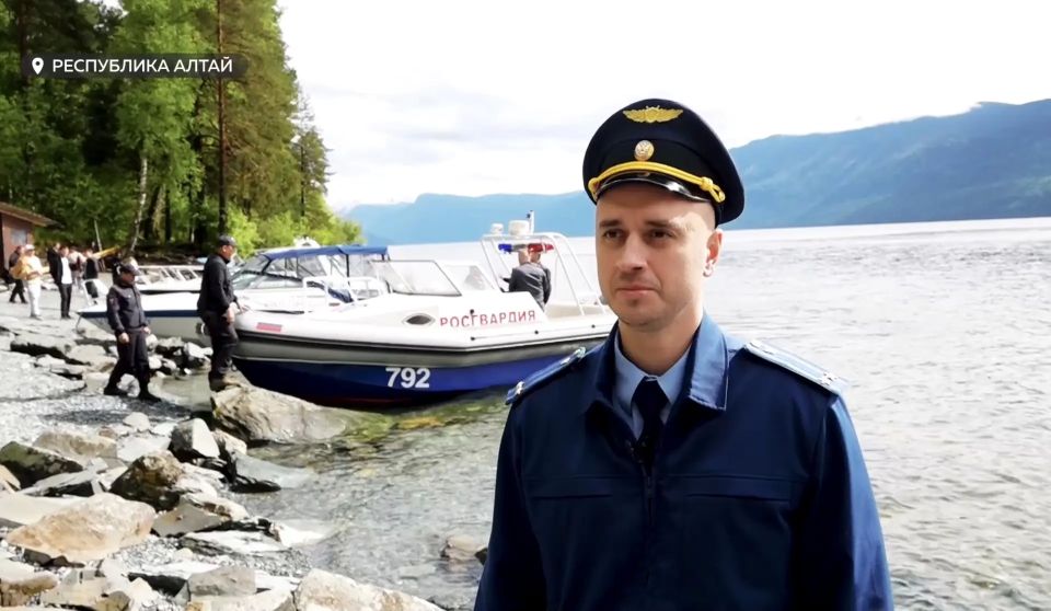 Горно-Алтайский транспортный прокурор Артем Пичкалев в специальном репортаже «Толк» прокомментировал ситуацию, связанную с оказанием коммерческих услуг на водном транспорте в Республике Алтай