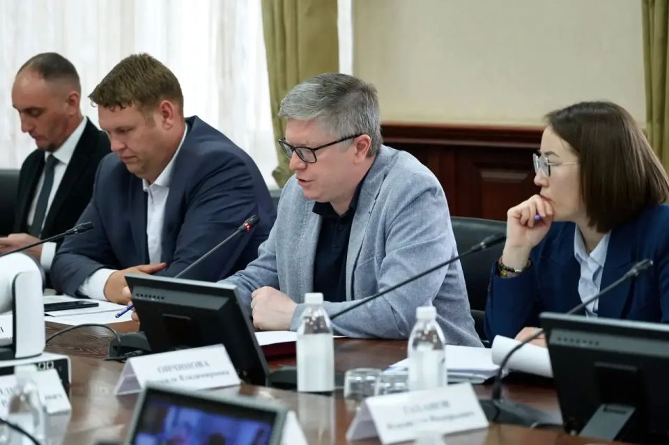 Александр Прокопьев: Глава Республики Алтай Андрей Анатольевич Турчак обозначил одну из наших приоритетных задач — обеспечение льготных категорий граждан, в том числе участников СВО, земельными участками Александр Прокопьев: Глава Республики Алтай Андрей Анатольевич Турчак обозначил одну из наших приоритетных задач — обеспечение льготных категорий граждан, в том числе участников СВО, земельными участками