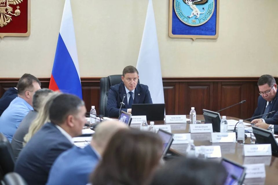 Андрей Турчак провёл очередное заседание Правительства Республики