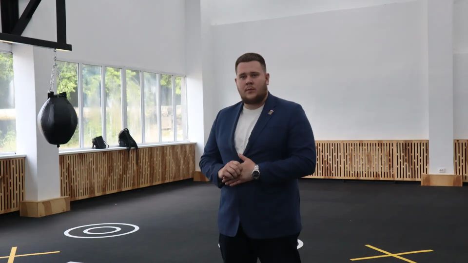 В Горно-Алтайске полицейские и представители Федерации бокса провели мастер-класс для подростков В Горно-Алтайске полицейские и представители Федерации бокса провели мастер-класс для подростков