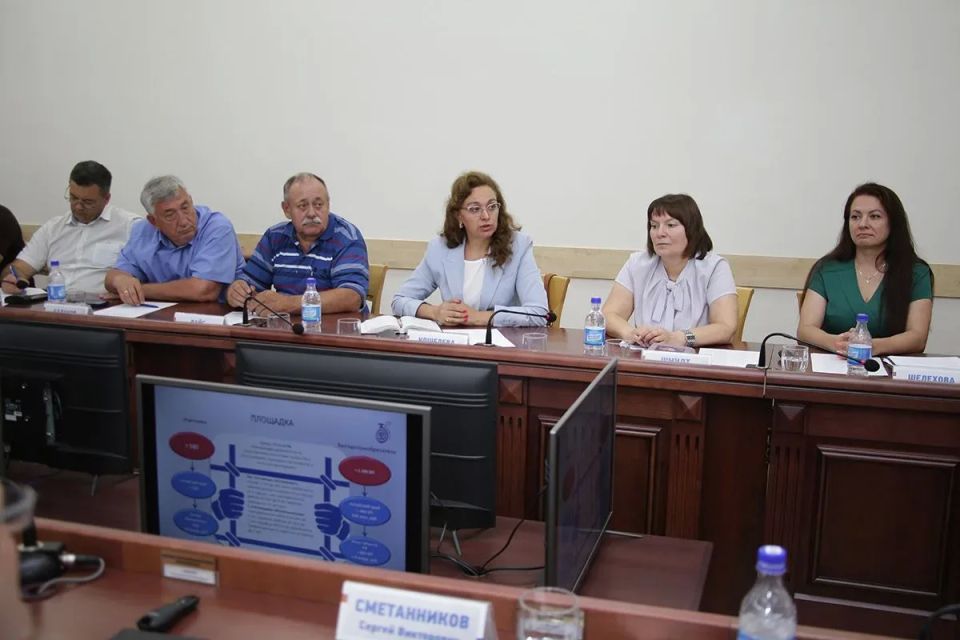 Членам Общественного совета рассказали об основных направлениях работы контрольного блока налоговых органов Членам Общественного совета рассказали об основных направлениях работы контрольного блока налоговых органов